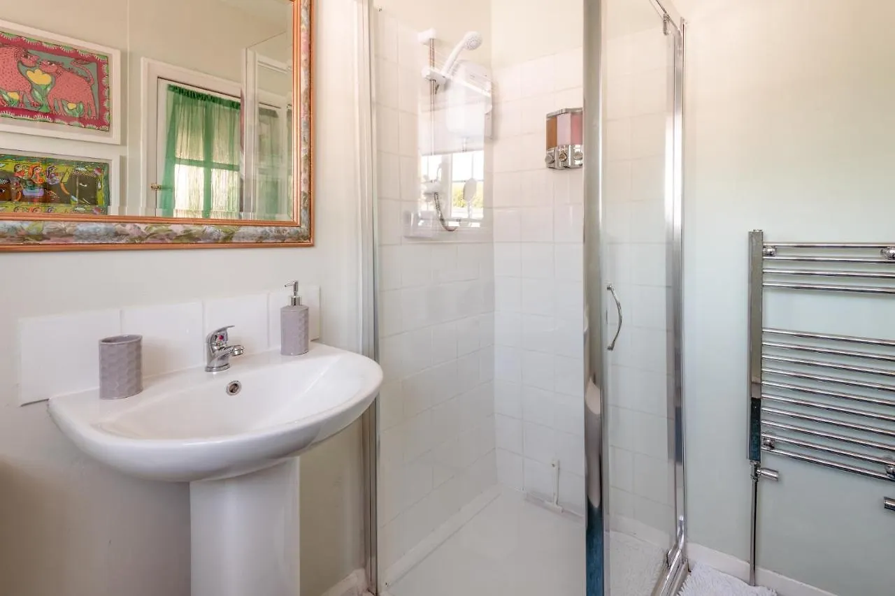 The Little Acorn Apartment Ben Rhydding United Kingdom