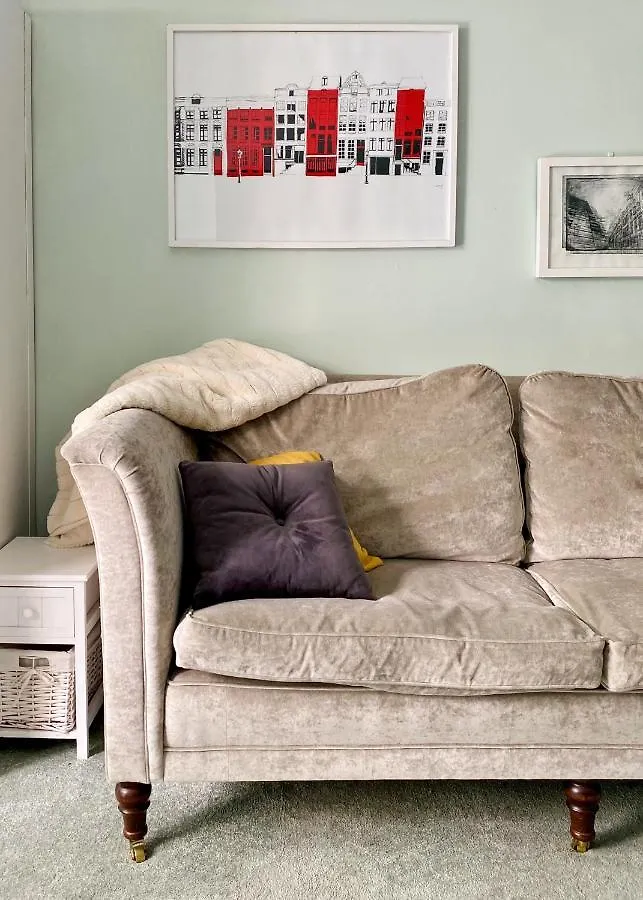 The Little Acorn Apartment Ben Rhydding United Kingdom